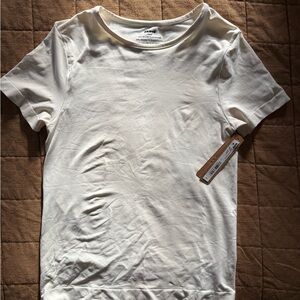 SKIMS Women's Soft Smoothing Seamless T-Shirt NWT